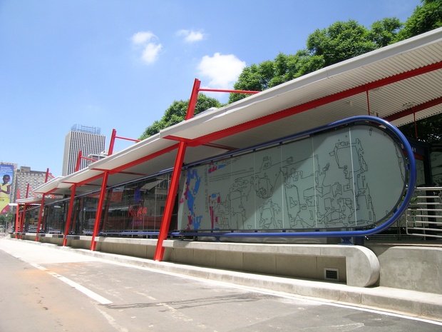 A BRT station in Johannesburg puts U.S. counterparts to shame. (ITDP / Flickr).