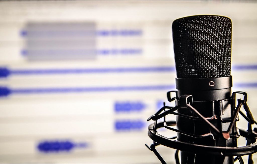 microphone podcast