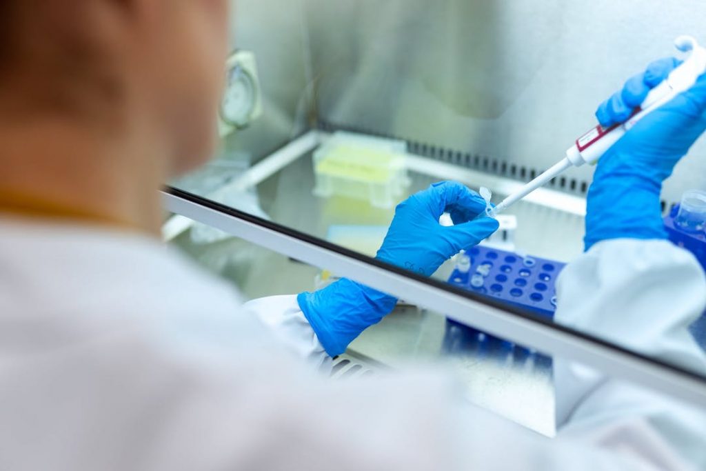 scientist-laboratory-pexels-photo-3912368