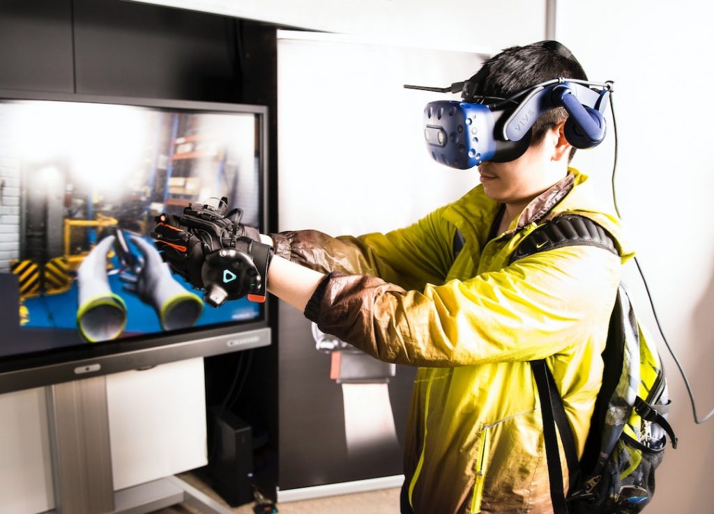 vr-gaming-xr-expo-hIz2lvAo6Po-unsplash