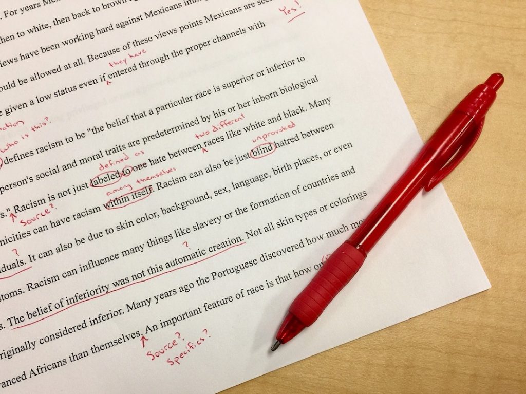 paper-editing-1756958_1280