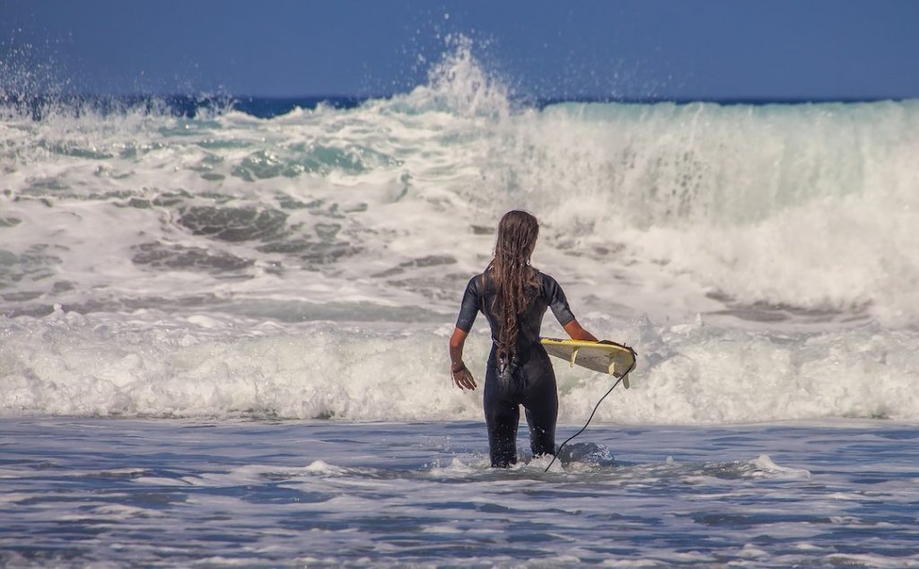 surfer-3729052_1280