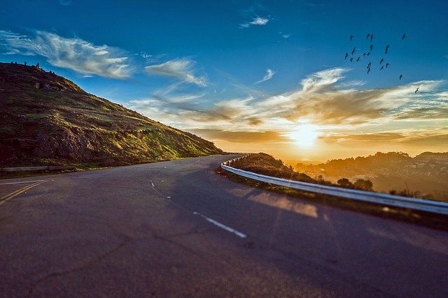 winding-road-gf46e84e29_640
