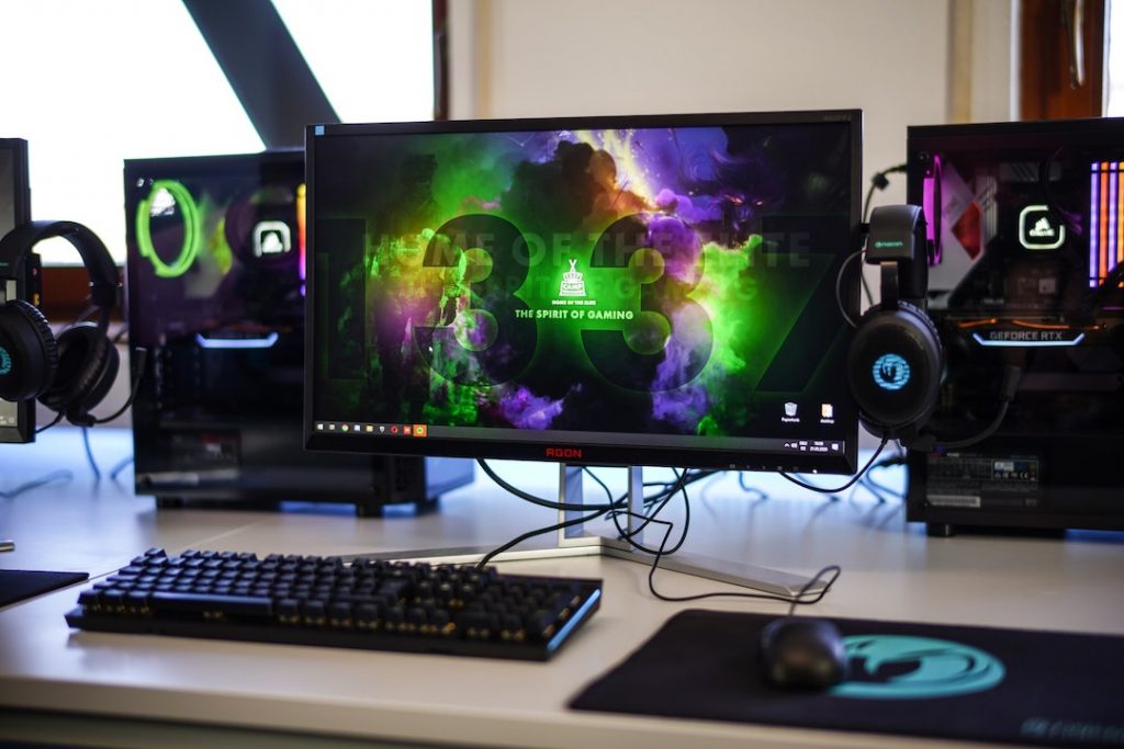 gaming-desktop-ella-don-9yp49VxqwCo-unsplash