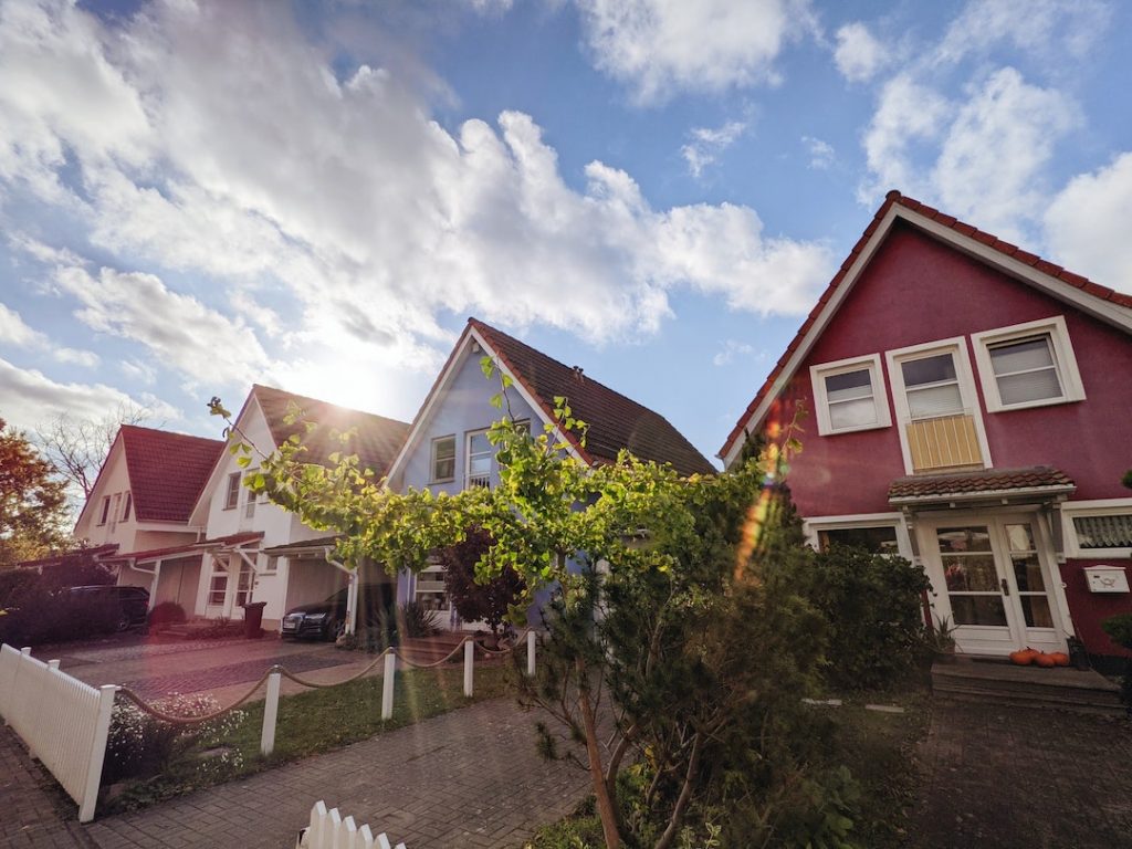 houses-paul-kapischka-NLbMgDBio4Y-unsplash