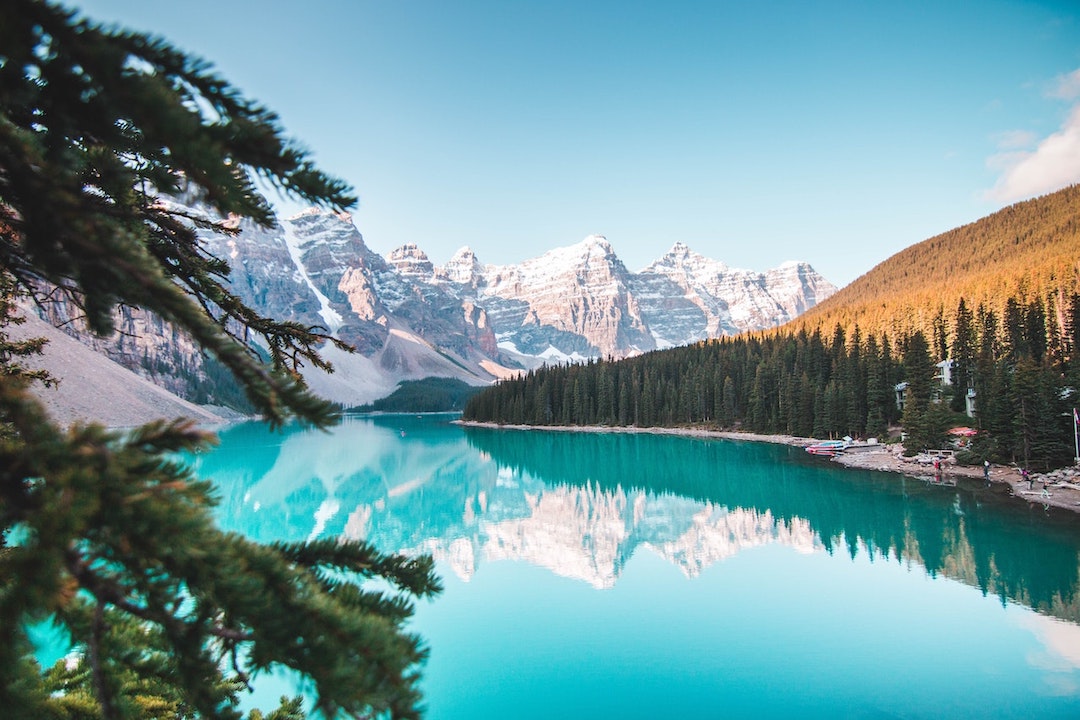 banff-canada-pexels-jaime-reimer-2662116