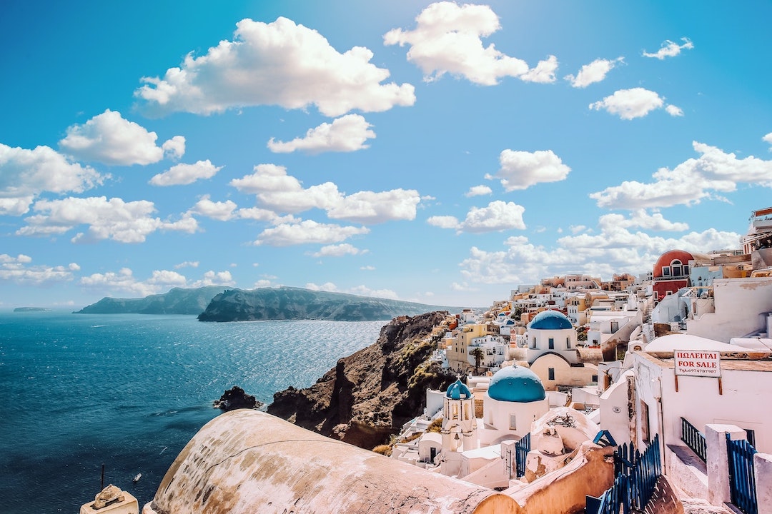 santorini-greece-pexels-aleksandar-pasaric-1285625