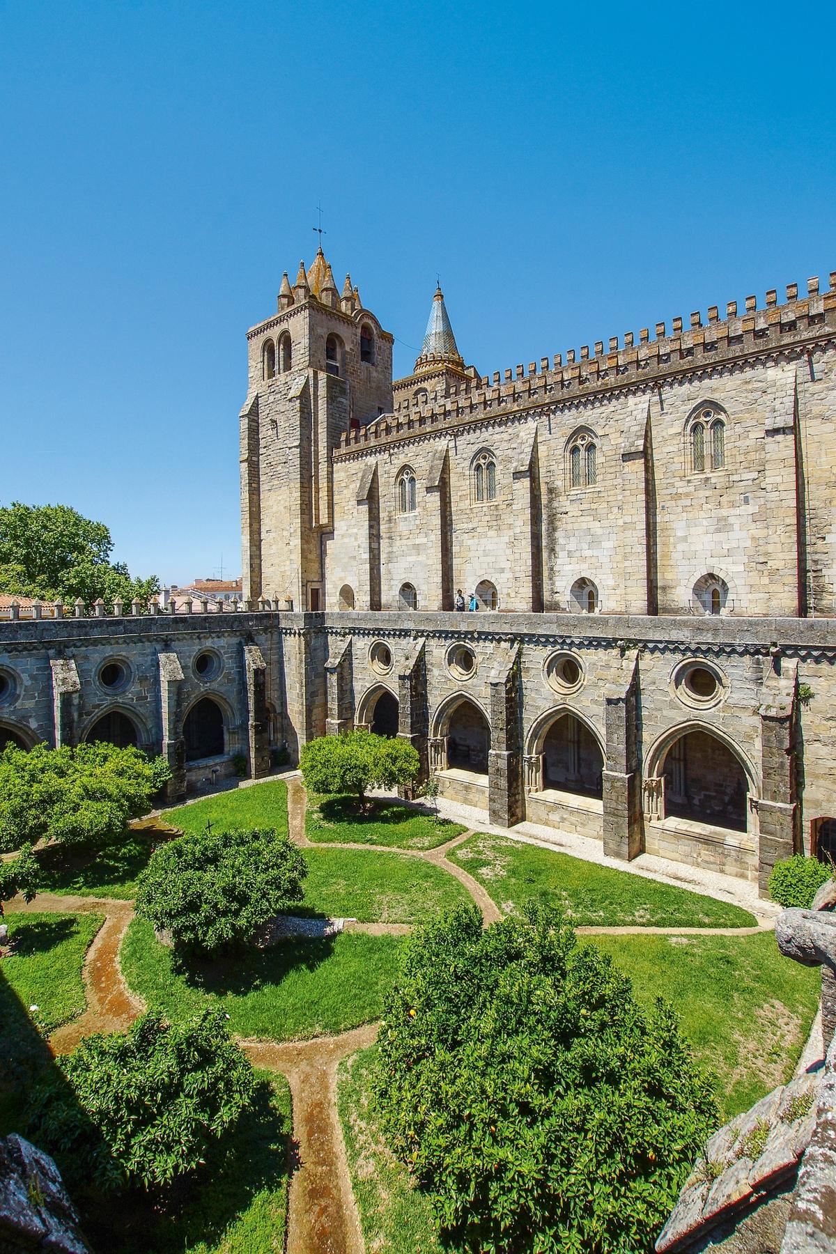 Evora