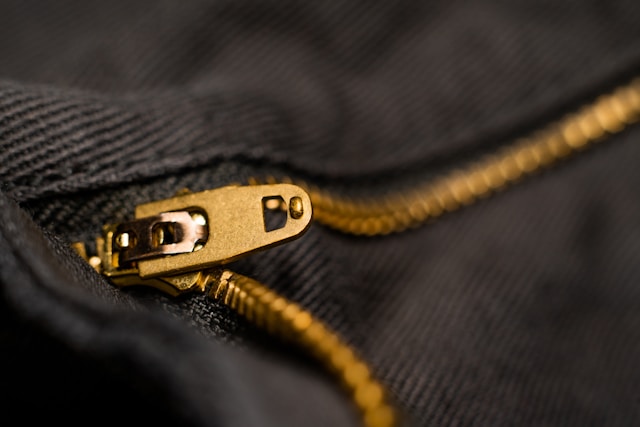 zipper-marcus-urbenz-rE-jx0IVmbk-unsplash
