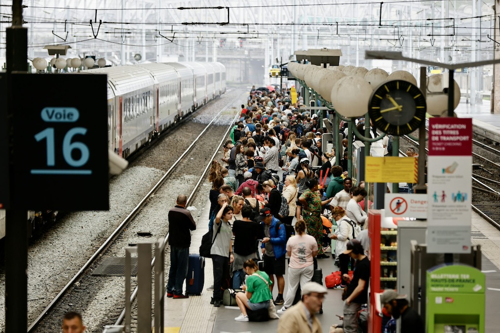 paris-2024-gare-du-nord-file-20240730-17-xbw190